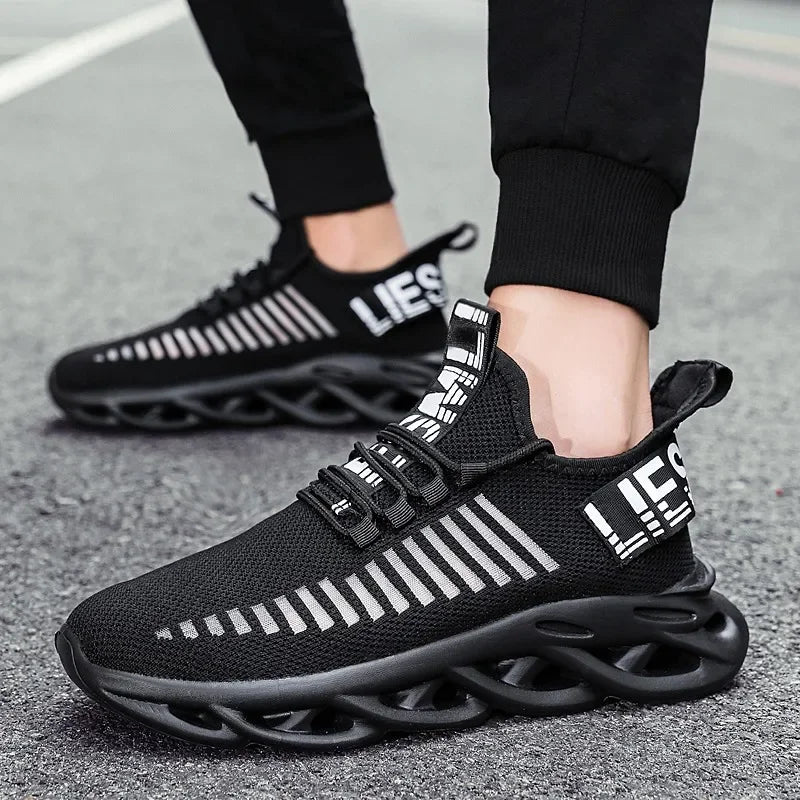 New Men's Black Sneakers Summer Lightweight Men Shoes Comfortable Mesh Breathable Shoes